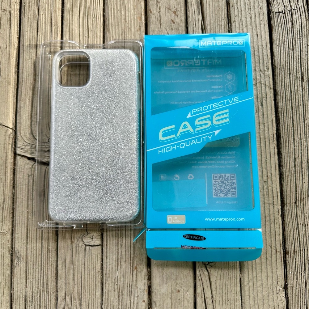 BNWT Silver Glitter Phone Case for iPhone 11 Pro Max
